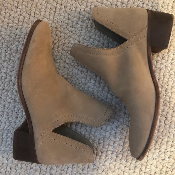 Matisse suede booties in a tan color with brown heel. Only worn ONCE. - Picture 5 of 5